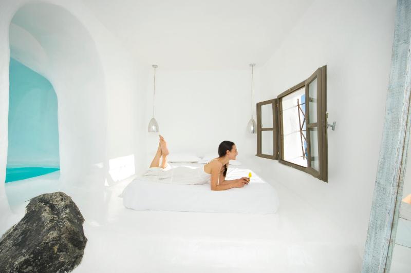 Character - Superior Cave Room with Indoor Plunge Pool image 3
