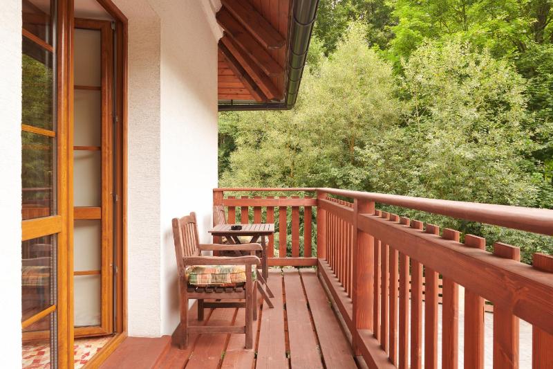 Superior Triple Room with Balcony image 4