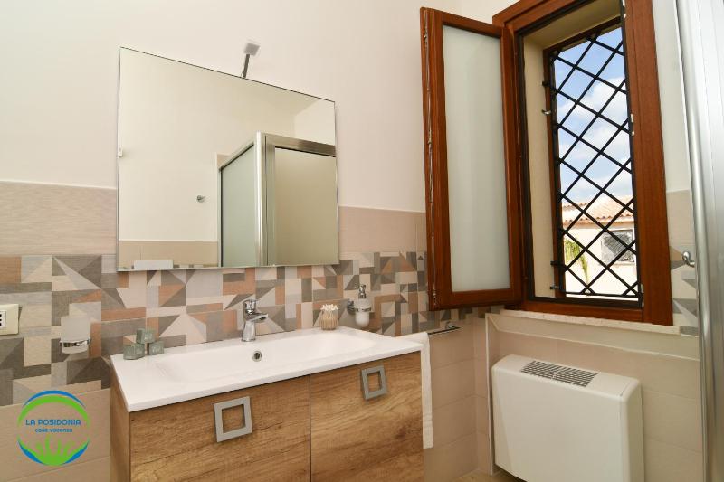 Two-Bedroom House image 4