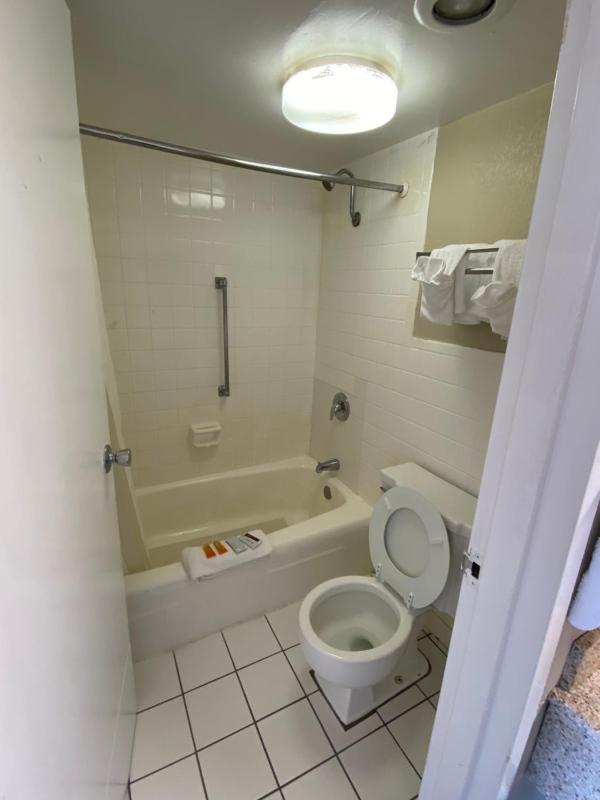 Deluxe Double Room with Two Double Beds - Non-Smoking image 2
