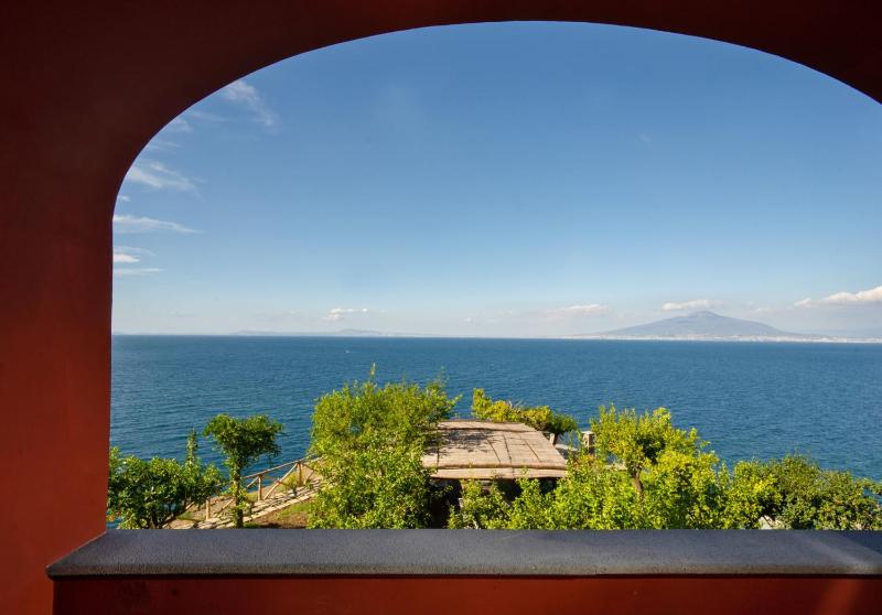 Superior Deluxe Sea View image 2