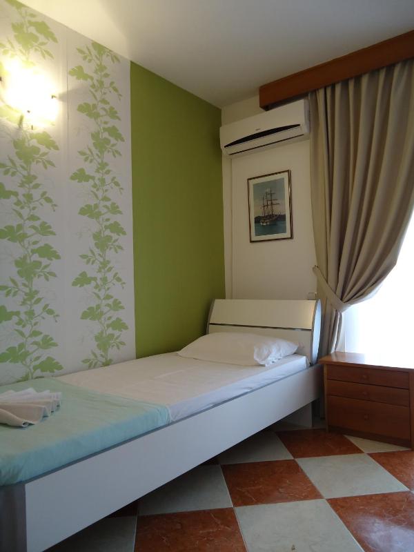 Twin Room with Terrace and Sea view   image 1