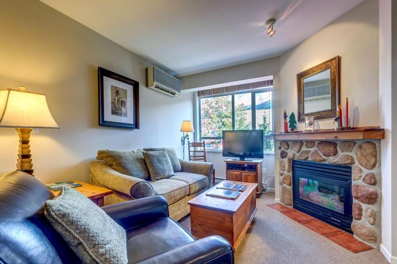 Town Plaza Suites by Golden Dreams - image 29