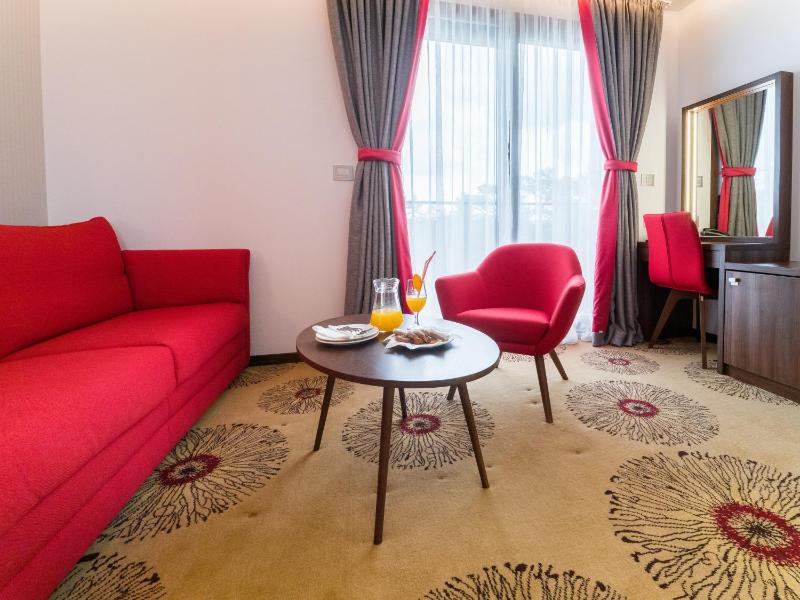 One-Bedroom Apartment image 3