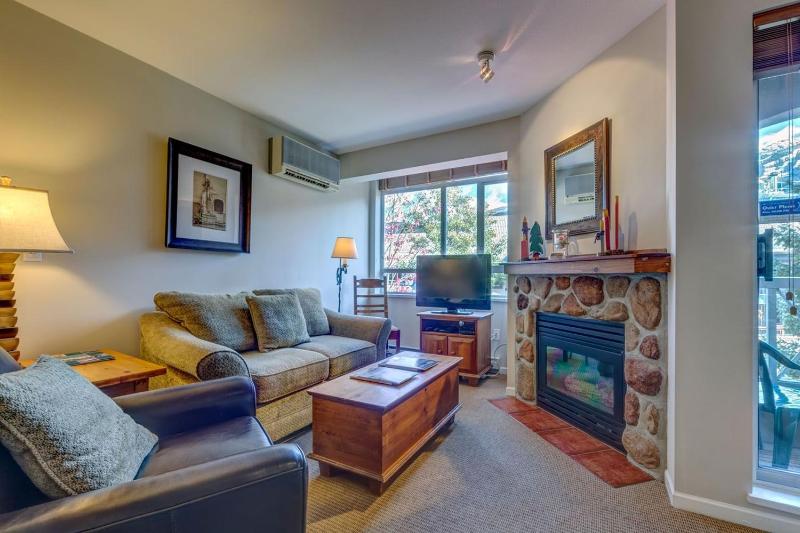 Town Plaza Suites by Golden Dreams - image 31