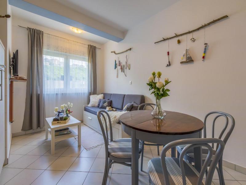 One-Bedroom apartment Standard image 3