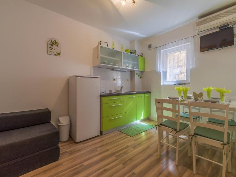 One-Bedroom apartment Standard image 1