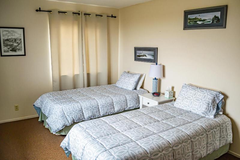 Three-Bedroom House image 4