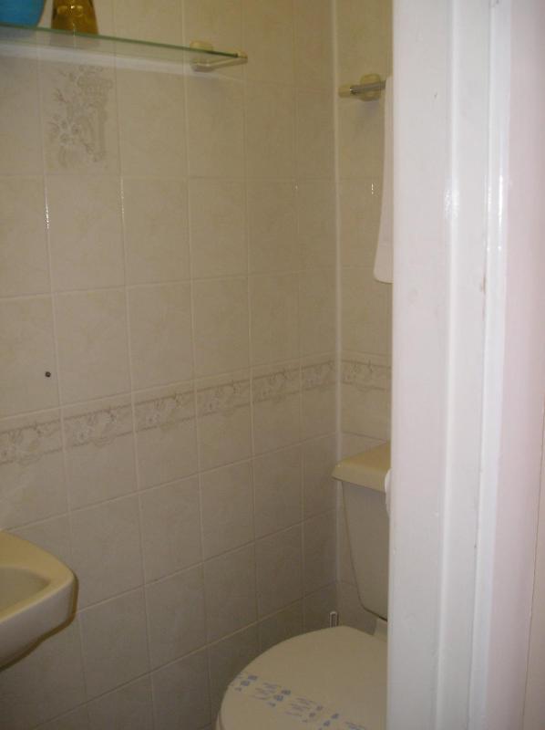 Small Double Room image 3