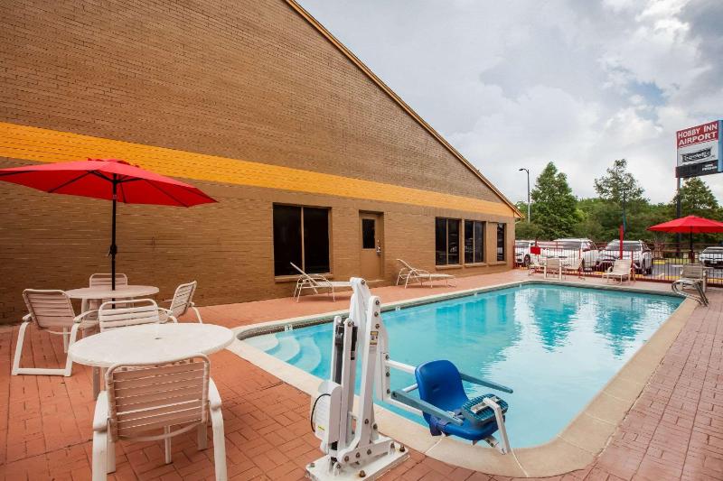 Travelodge by Wyndham Houston Hobby Airport - image 21