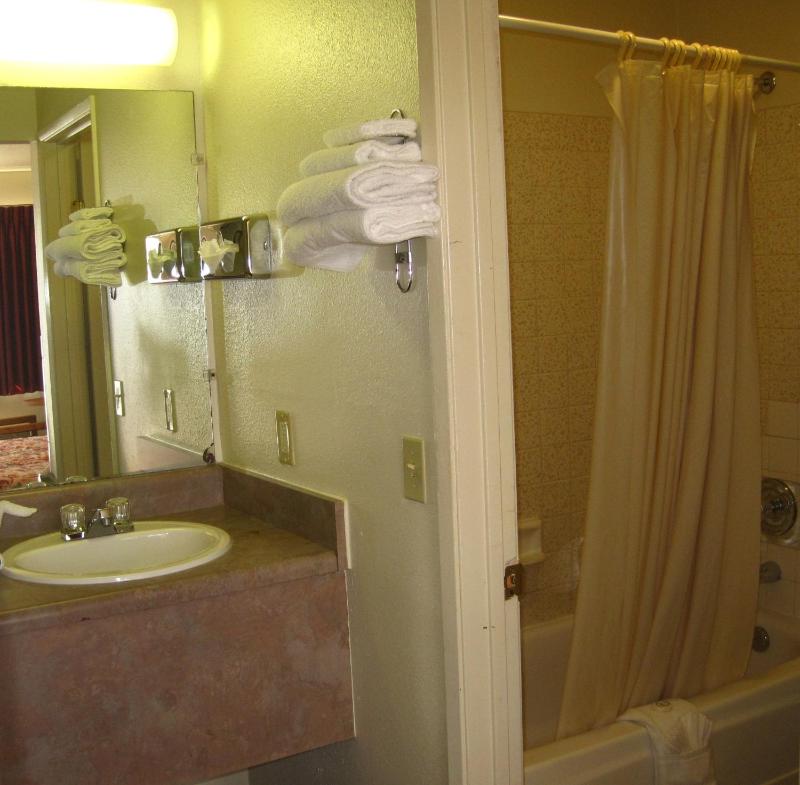 EZ 8 Motel Old Town - image 6