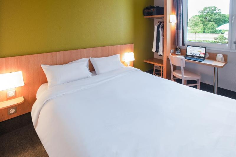 Double Room image 3