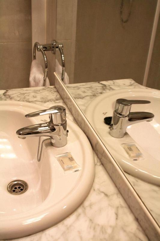 Apartment (2-4 Adults) image 1
