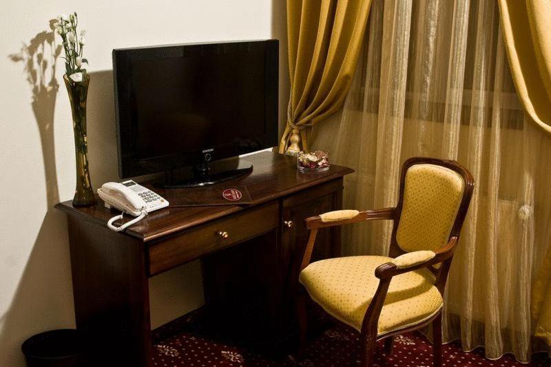 Single Room image 3