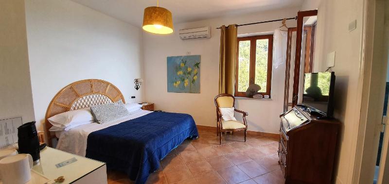 Standard Double Room image 1