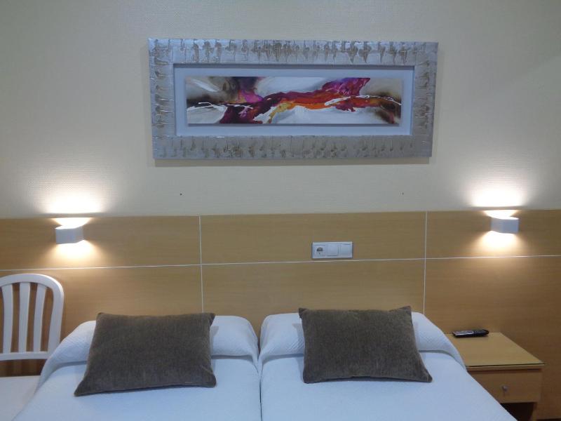 Exterior twin room image 2