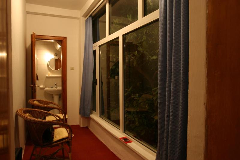 Standard Twin Room image 2
