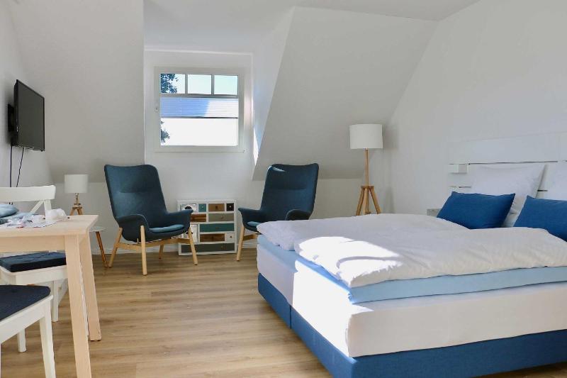 Double Room with Private Bathroom image 1