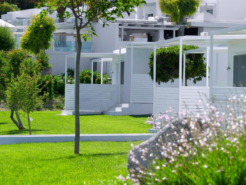 Bungalow with Garden View image 4