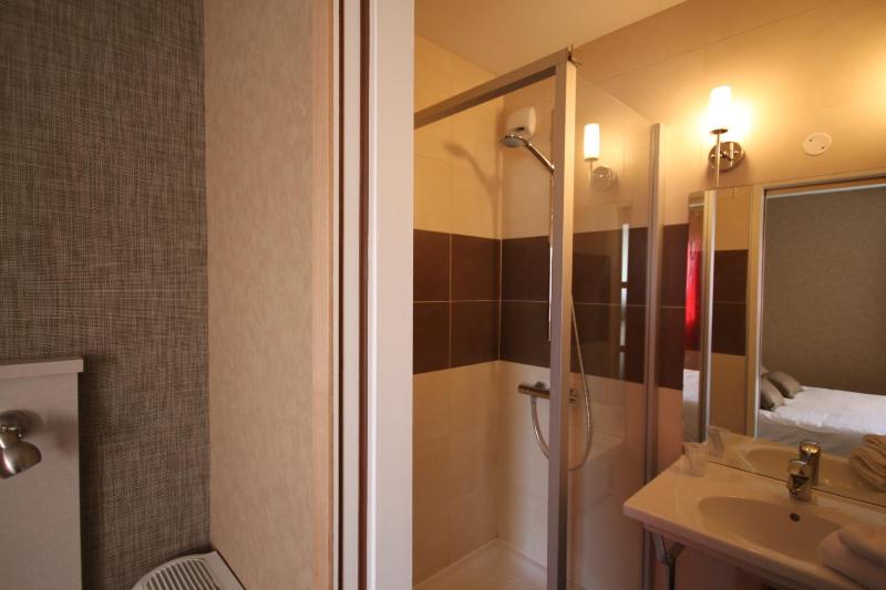 Double or Twin Room image 2
