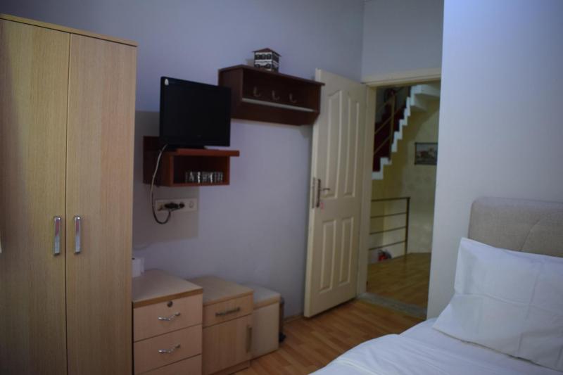 Standard Double or Twin Room image 3