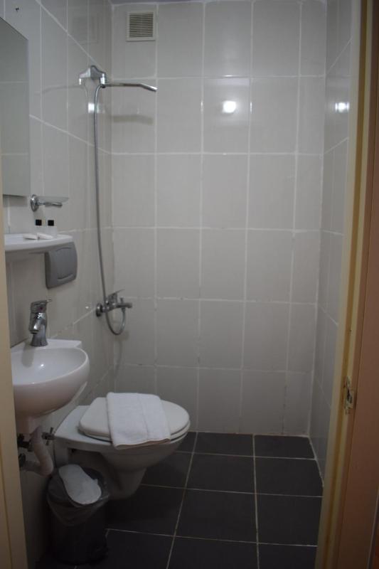 Standard Double or Twin Room image 2