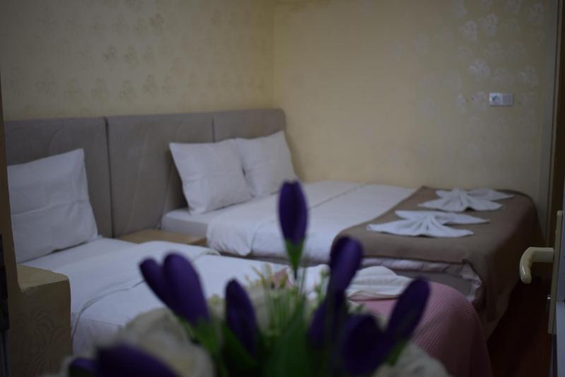 Standard Triple Room image 1