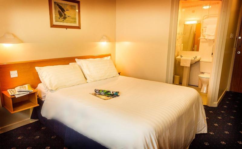 Double Room image 3