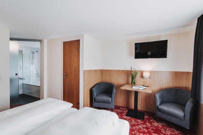 Double Room image 2