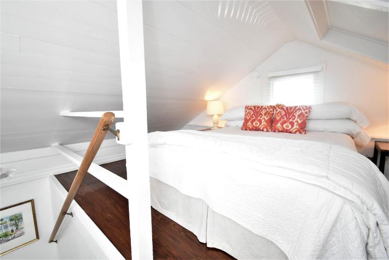 Simonton Court Historic Inn & Cottages - image 7