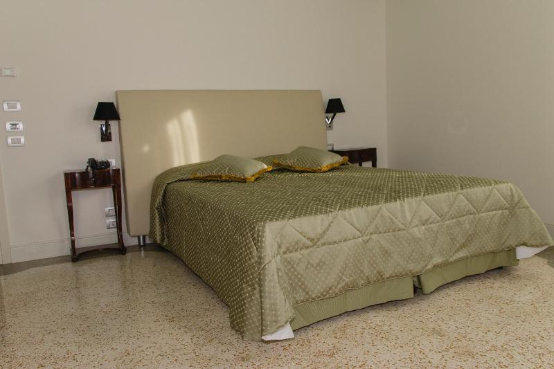 Superior Double or Twin Room image 3