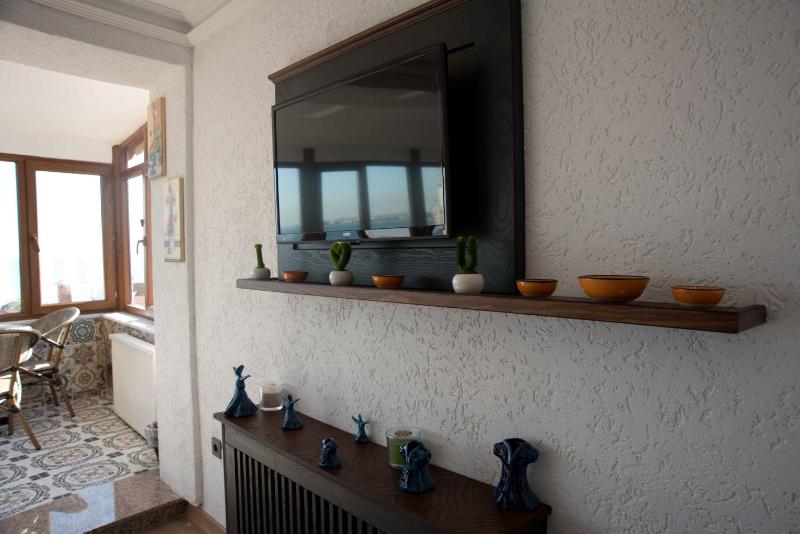 Deluxe King Suite image 2