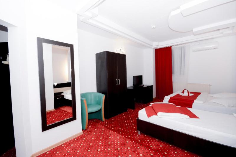 Standard Double Room image 4