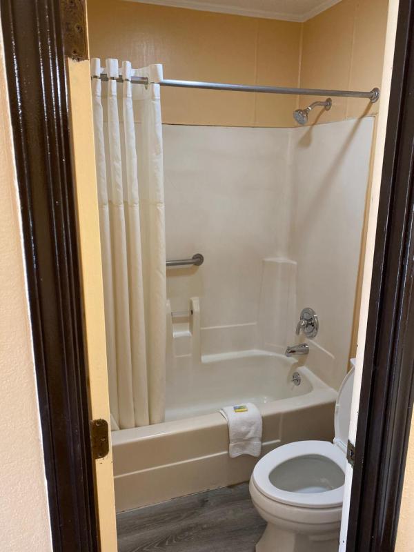 Double Room with Two Double Beds - Smoking image 1