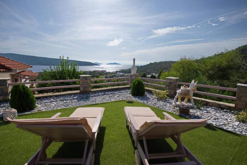 Villa with Sea View image 3