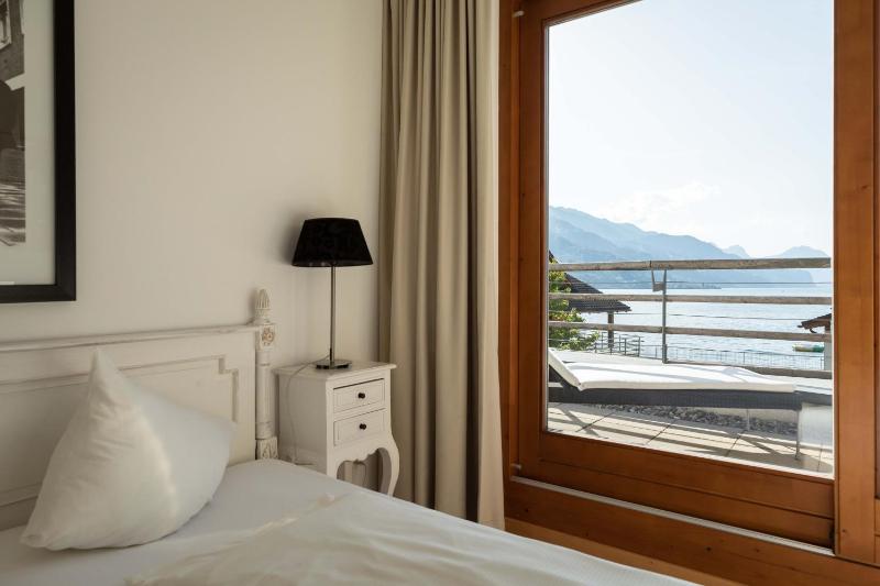Double Room with Lake View image 2