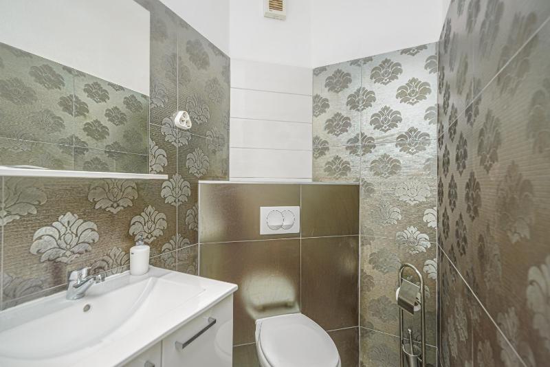 Studio Apartment with Sea View image 4