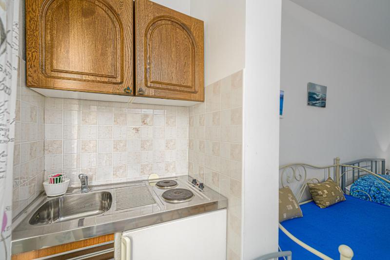 Studio Apartment image 2