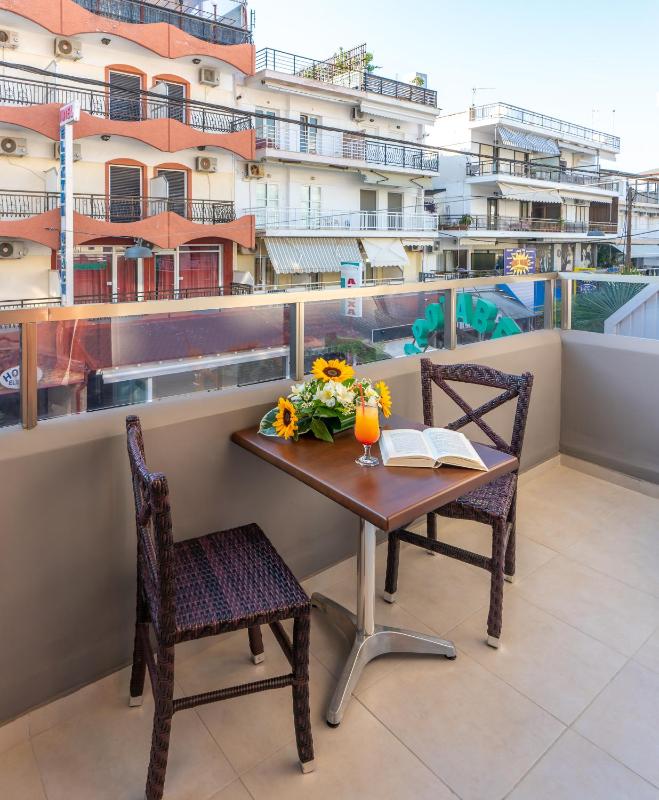 Double Room with City View image 1