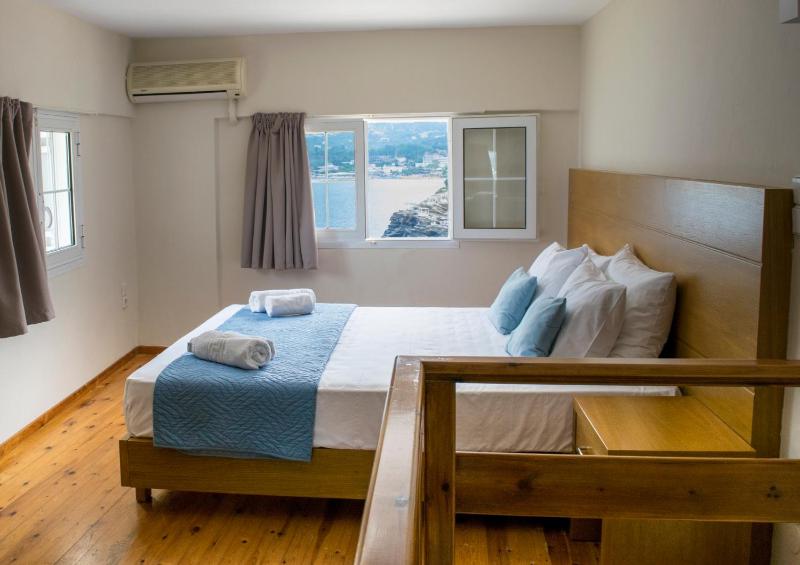 Economy Split-Level Apartment  image 2