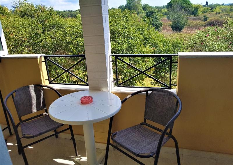 Deluxe Double Room with Balcony image 4