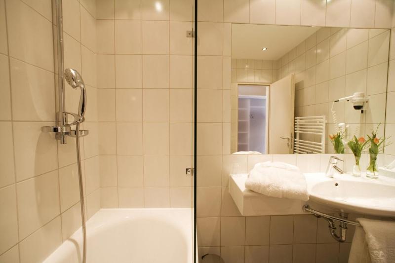 Single Room image 3