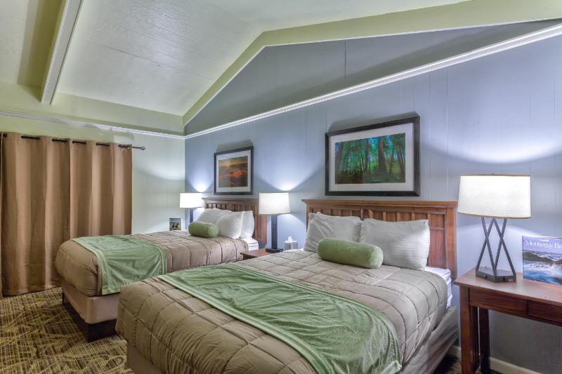 Queen Room image 3