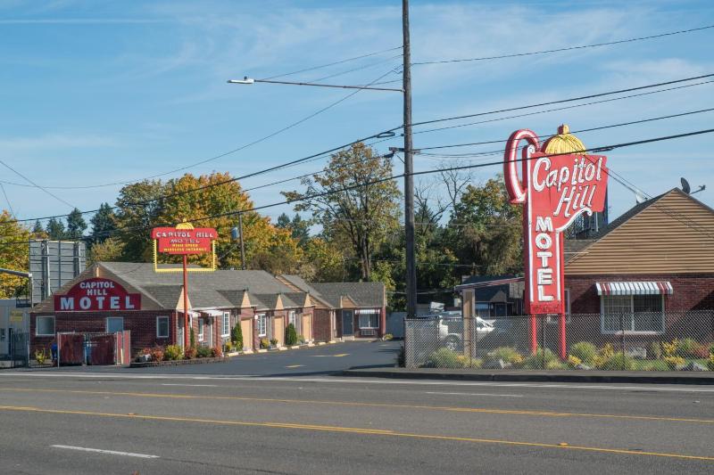 Capitol Hill Motel - image 1