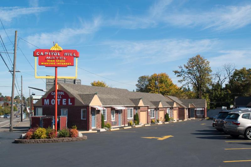 Capitol Hill Motel - image 20