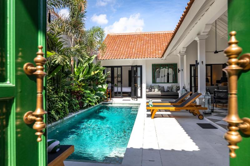 Villa Nago Walk to Seminyak Best Spots - image 3