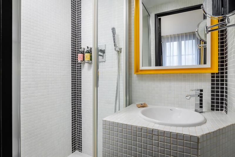 Standard Single Room image 3