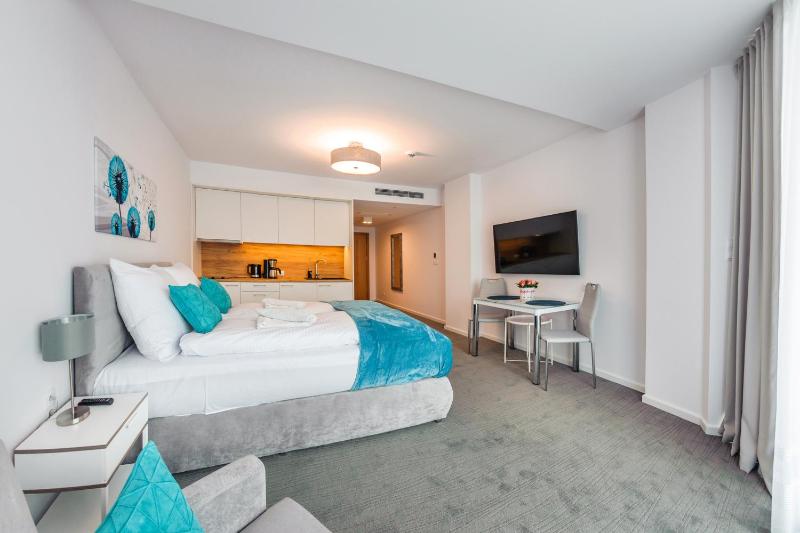 Studio Apartment with Sea View image 3