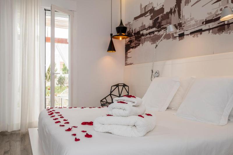 Deluxe Room image 4