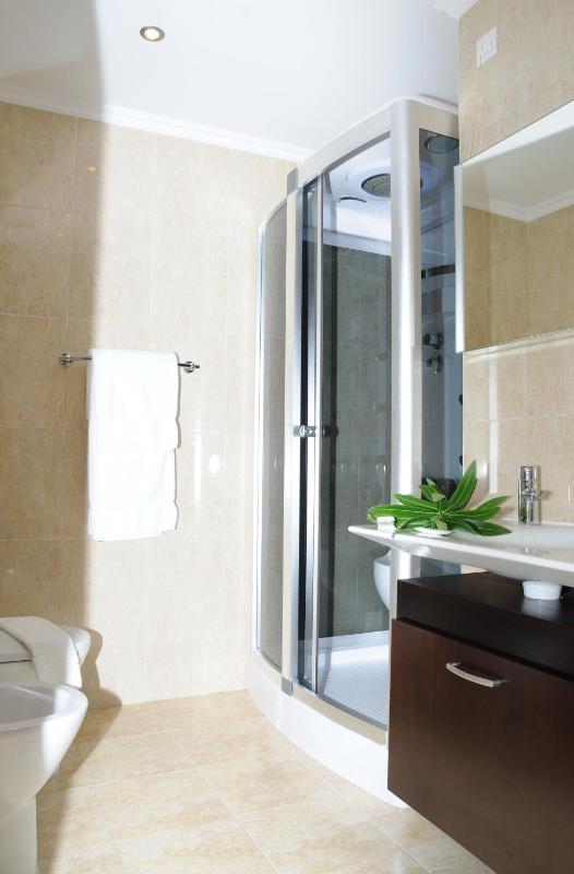 Superior Double Room image 3